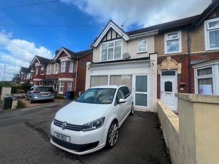 2 Bedroom Flat To Rent In North Road, Poole, BH14