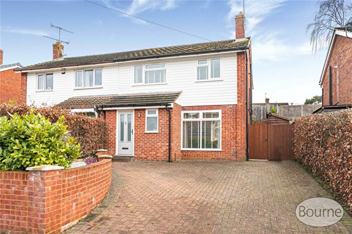 3 Bedroom Semi Detached House For Sale In York Road, Ash, Surrey, GU12