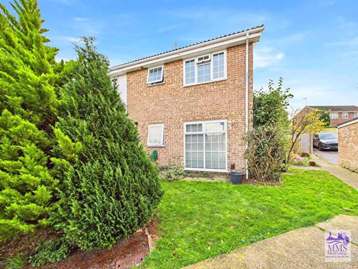 1 Bedroom End Of Terrace House For Sale In Dogwood Close, Chatham, ME5