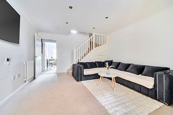 2 Bedroom End Of Terrace House For Sale In Windmill Hill, Enfield, EN2