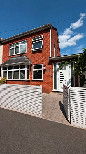4 Bedroom Semi Detached House To Rent In New City Road, London, London, E13