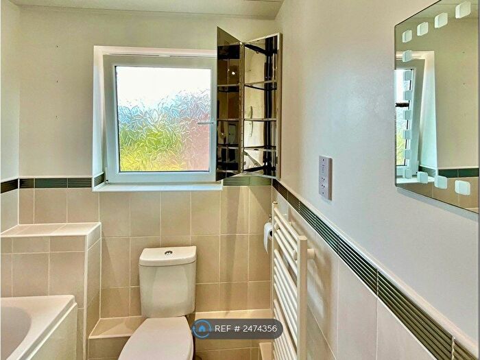 2 Bedroom Flat To Rent In Burford Gardens, Cardiff, CF11