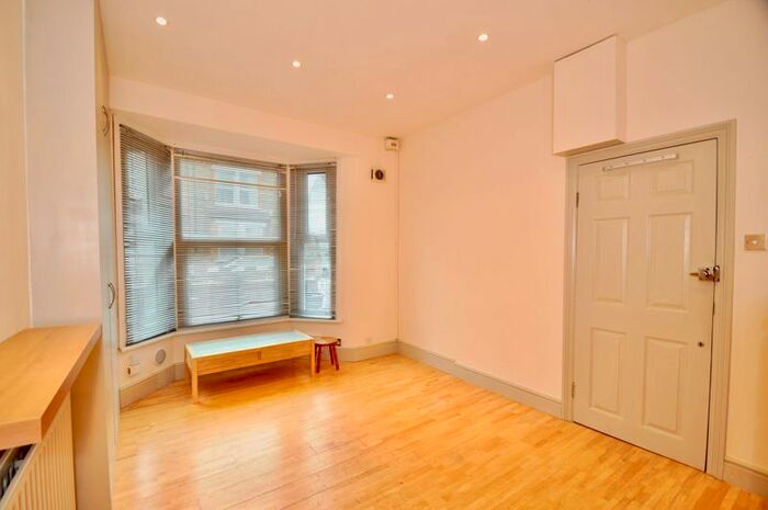 Studio To Rent In Walpole Road, Colliers Wood, London, SW19