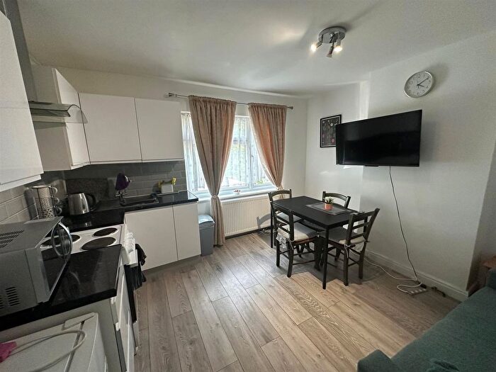 2 Bedroom Maisonette To Rent In Central Road, Wembley, HA0