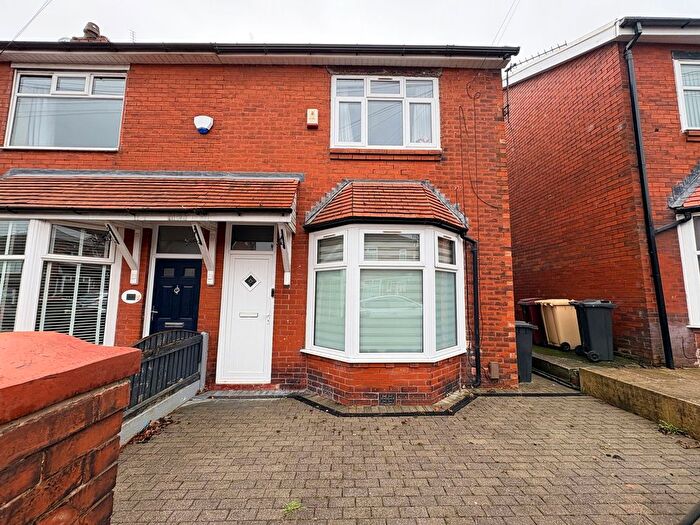 3 Bedroom Terraced House For Sale In Thorns Road, Bolton, BL1