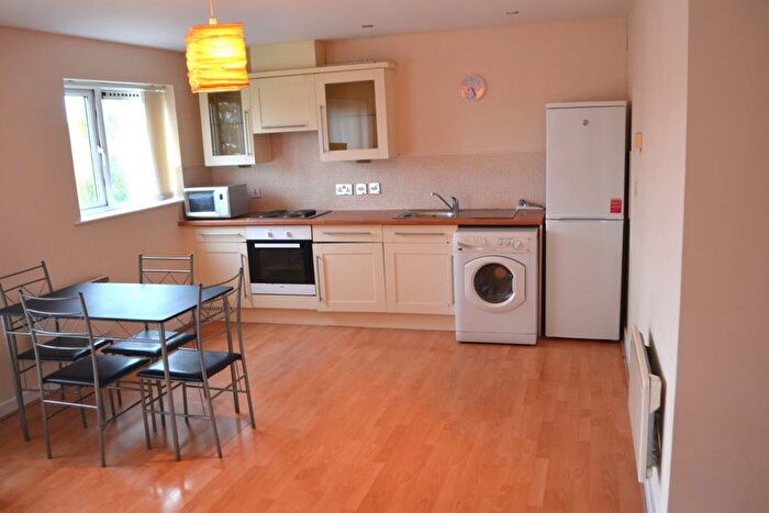 2 Bedroom Flat To Rent In Sugarmill Square, Eccles New Rd, Salford, M5