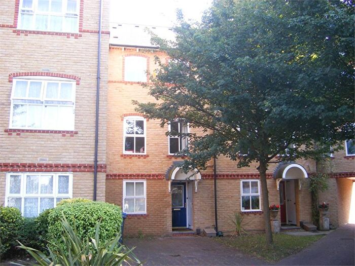 4 Bedroom Town House To Rent In Chamberlayne Avenue, Wembley, HA9