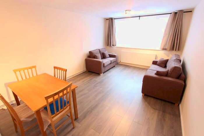 2 Bedroom Apartment To Rent In Crescent Road, London, N22
