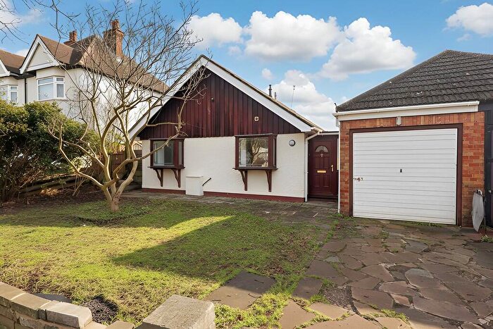 3 Bedroom Detached Bungalow For Sale In Benfleet, SS7