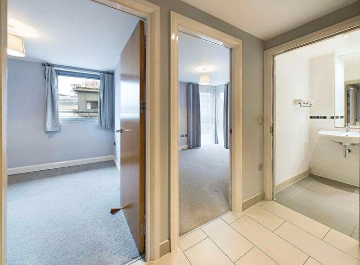 2 Bedroom Apartment To Rent In King Square Avenue, Bristol, BS2