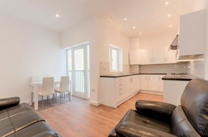2 Bedroom Flat To Rent In Homer Street, Marylebone, London, W1H