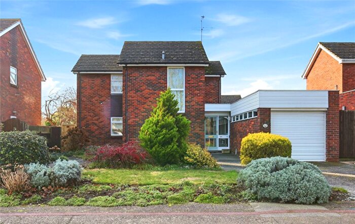 3 Bedroom Detached House For Sale In Willingale Way, Thorpe Bay, Essex, SS1