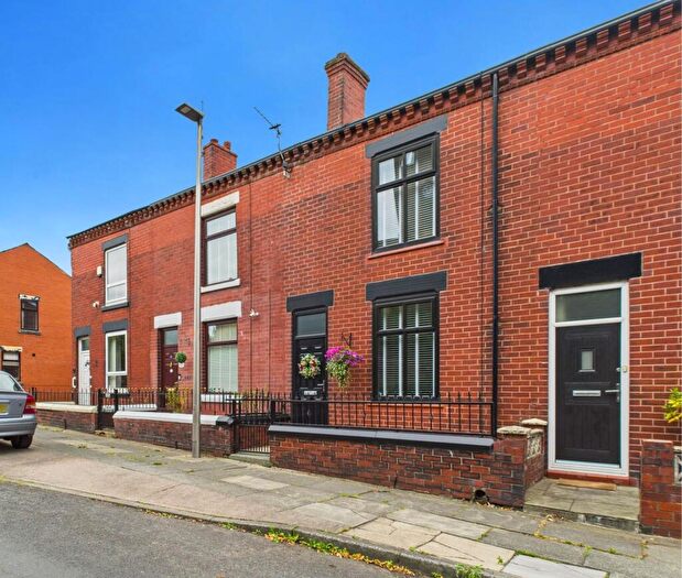 3 Bedroom Terraced House For Sale In St. Georges Street, Tyldesley, M29