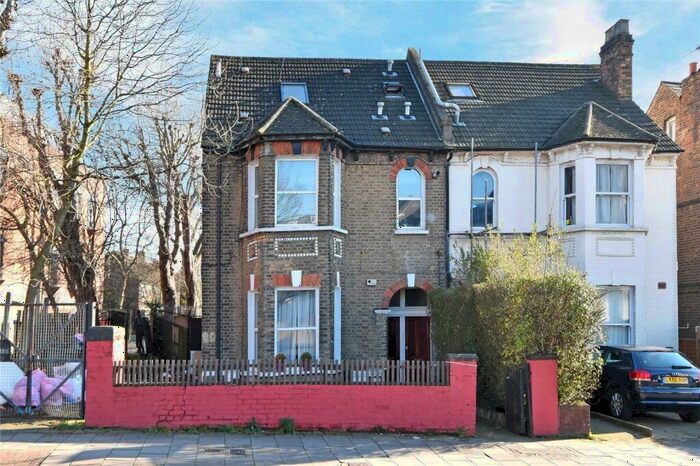 2 Bedroom Flat To Rent In Cricklewood Lane, Cricklewood, London, NW2