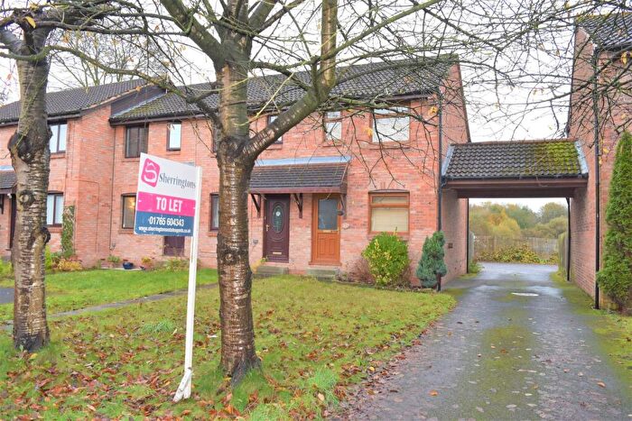 2 Bedroom Town House To Rent In Lickley Street, Ripon, HG4