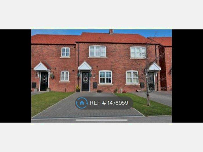 2 Bedroom Terraced House To Rent In Hamlet Drive, Kingswood, Hull, HU7