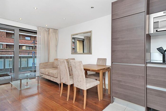 1 Bedroom Flat To Rent In Vauxhall Bridge Road, London, SW1V