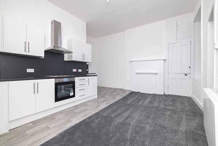 4 Bedroom Flat To Rent In Commercial Street, Dundee, DD1