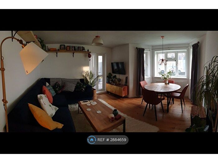 2 Bedroom Flat To Rent In Holmfield House, London, E17