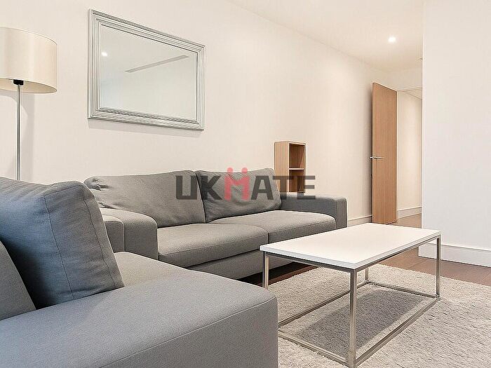 3 Bedroom Flat To Rent In Talisman Tower, Lincoln Plaza, E14