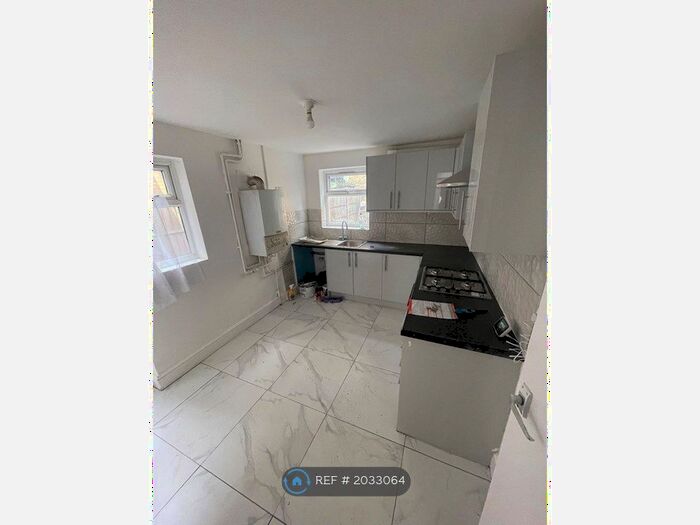 2 Bedroom Terraced House To Rent In Avenons Road, London, E13