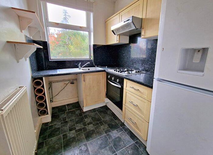3 Bedroom Semi-Detached House For Sale In Windsor Road, Gee Cross, SK14