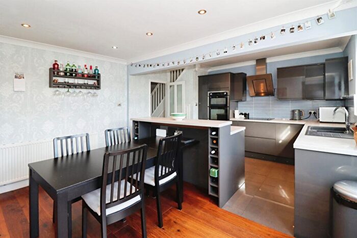 3 Bedroom End Of Terrace House For Sale In Meadowsweet Avenue, Filton, Bristol, BS34