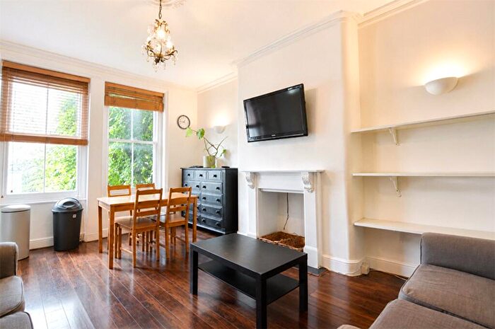 2 Bedroom Apartment To Rent In Glenton Road, Lewisham, London, SE13