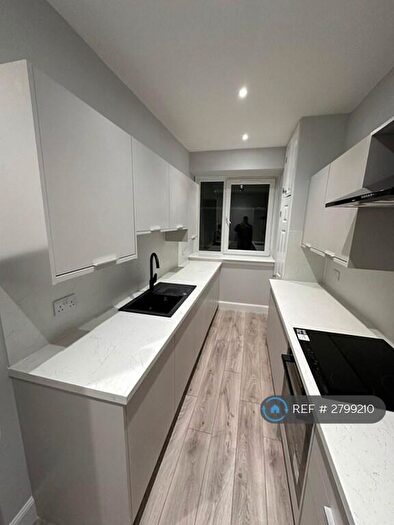 2 Bedroom Flat To Rent In Kintore Place, Aberdeen, AB25