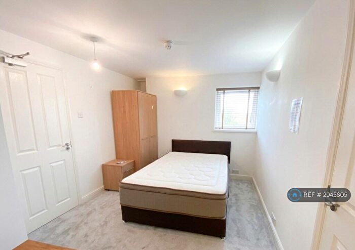 1 Bedroom Flat To Rent In Micklefield Road, Hemel Hempstead, HP2