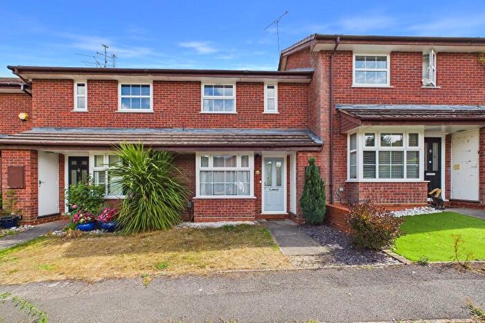 2 Bedroom Terraced House To Rent In Blackwater, GU17