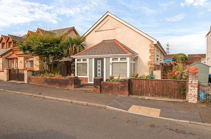 3 Bedroom Detached Bungalow For Sale In Chapman Street, Llanelli, SA15