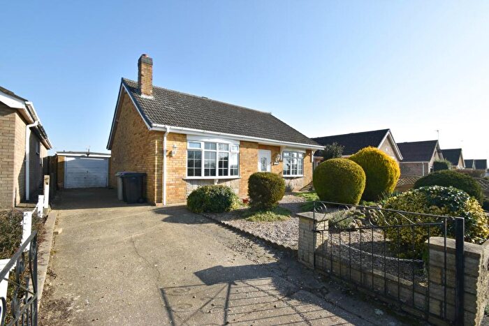 2 Bedroom Bungalow For Sale In Hall Lane, Burgh Le Marsh, PE24