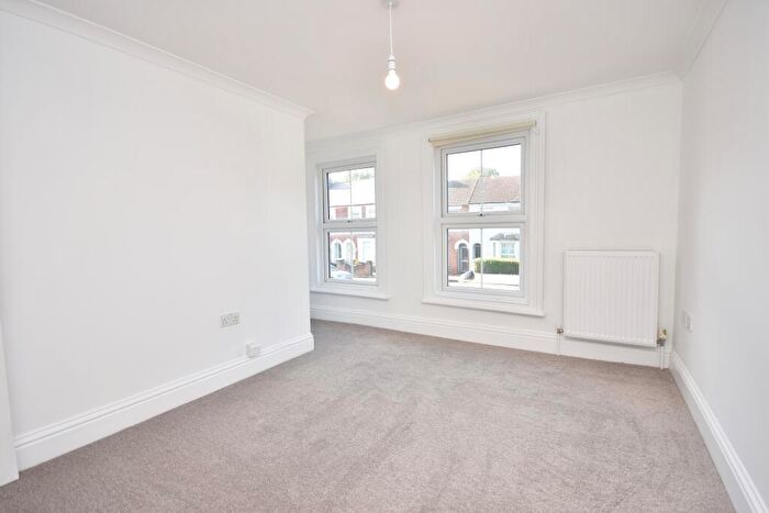 1 Bedroom Flat To Rent In Cambridge Street, HP20