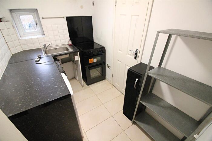 2 Bedroom Flat To Rent In Charles Street, Hillingdon, Uxbridge, UB10