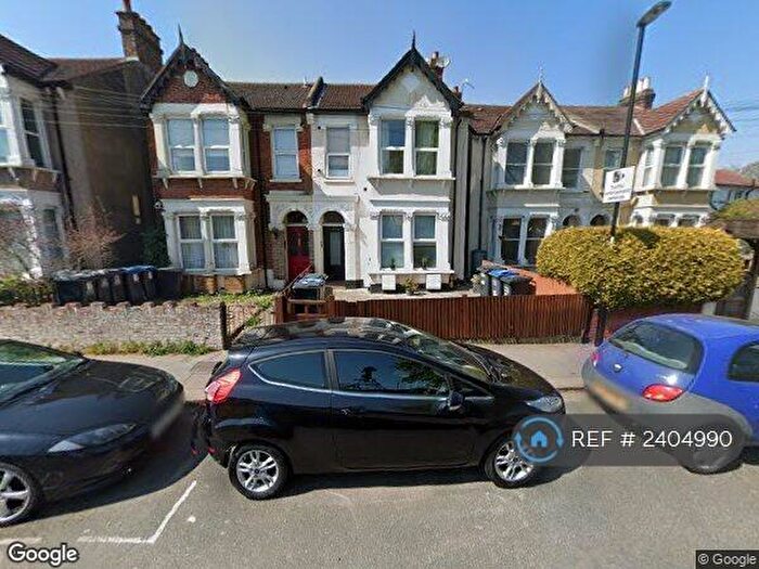 1 Bedroom Flat To Rent In Woodside Green, London, SE25
