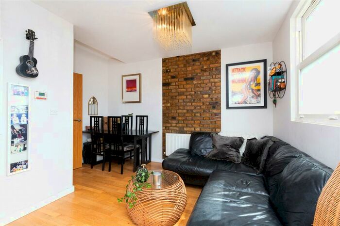 1 Bedroom Apartment To Rent In Hornsey Road, London, N7