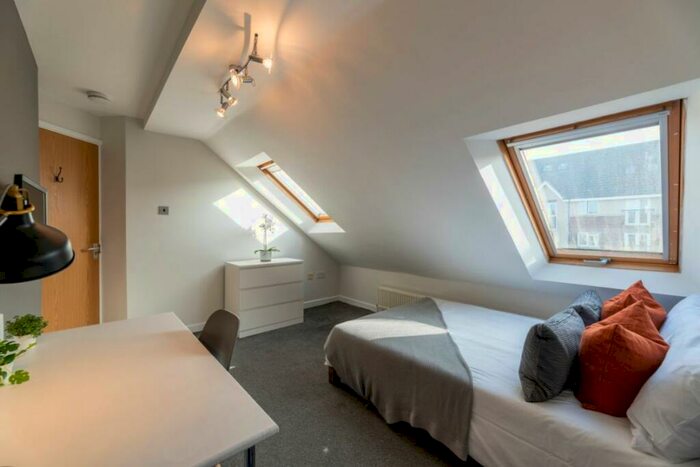 6 Bedroom Terraced House To Rent In Chillingham Road, Newcastle, NE6