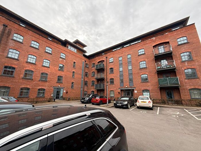 2 Bedroom Flat To Rent In The Home, M1