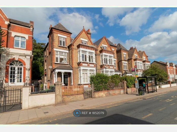 2 Bedroom Flat To Rent In Norwood Road, London, SE24