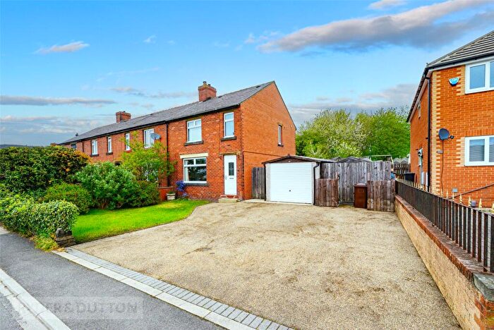 3 Bedroom End Of Terrace House For Sale In Highgate Terrace, Lepton, Huddersfield, West Yorkshire, HD8