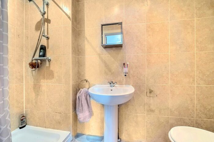 3 Bedroom Terraced House For Sale In Kent Road, Old Town, Swindon, Wiltshire, SN1