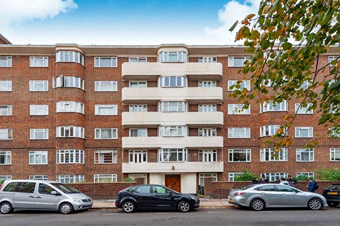2 Bedroom Flat To Rent In Goldhawk Road, Shepherds Bush, W12