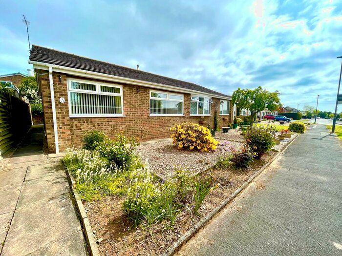 2 Bedroom Bungalow To Rent In Leslie Close, Littleover, Derby, DE23