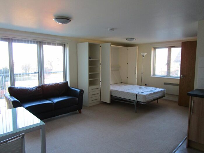 Studio To Rent In Cotham Lawn Apartments, Cotham Lawn Road, Cotham, BS6