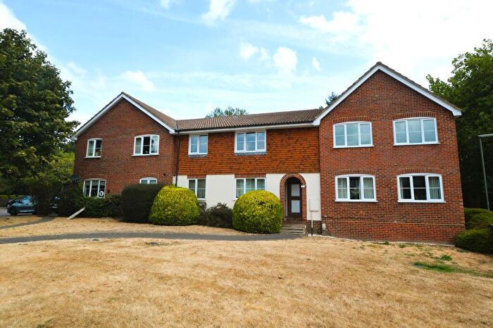 1 Bedroom Flat To Rent In Laird Court Bagshot, GU19