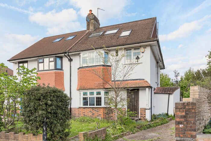 4 Bedroom Semi-Detached House To Rent In Thornton Road, Thornton, SW12