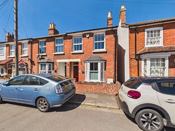 2 Bedroom End Terrace House For Sale In West Street, Aylesbury, Buckinghamshire, HP19