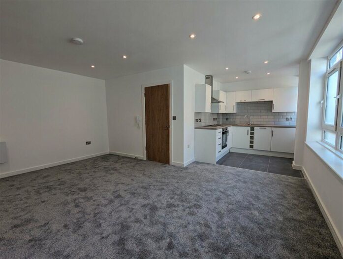 2 Bedroom Apartment To Rent In Apartment, Queen Anne House, Southport, Merseyside, PR8