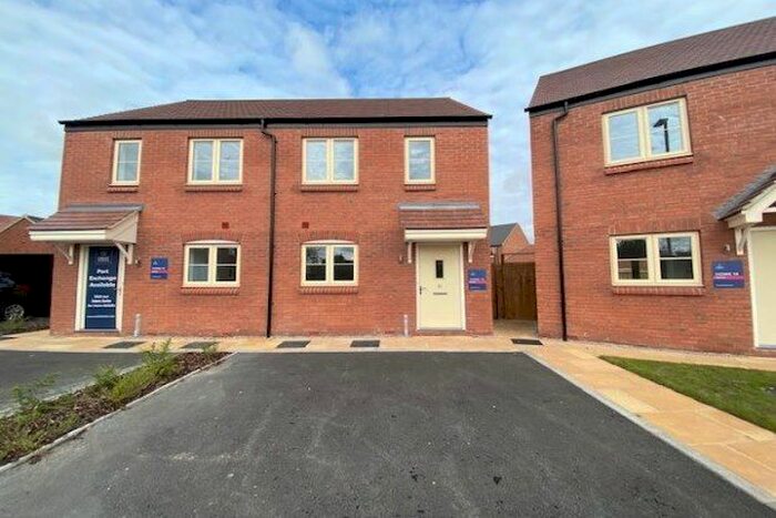 2 Bedroom Semi-Detached House To Rent In The Flatts, Burton-On-Trent, DE13